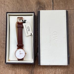 Daniel Wellington Classy St Andrew’s Watch in Brown